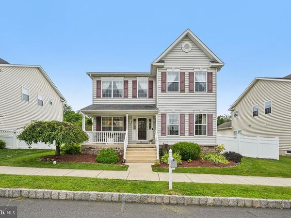 2041 SUNNYVALE DRIVE , PENNSBURG, PA 18073