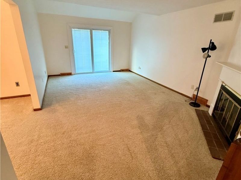 810 Kentwood Drive, Unit 2, Boardman, OH 44512 Photo 9