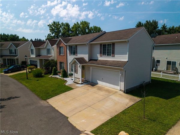 1271 Oxford Circle , Akron, OH 44312