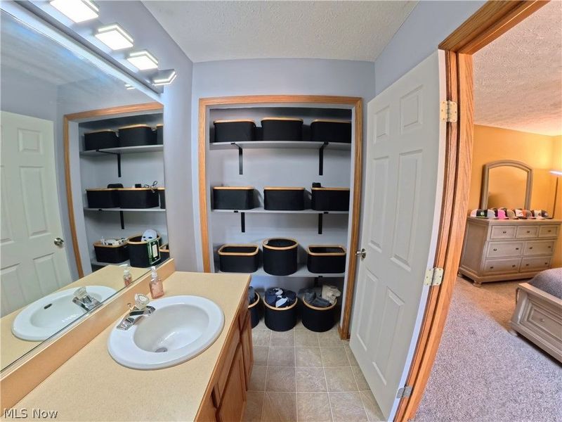 1271 Oxford Circle, Akron, OH 44312 Photo 11