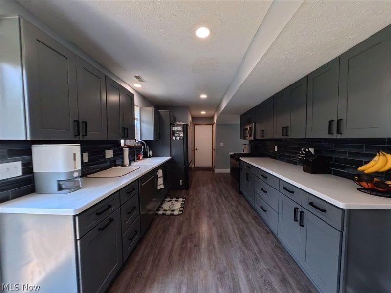 1271 Oxford Circle, Akron, OH 44312 Photo 7