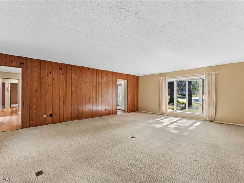 9249 Barton Drive, Strongsville, OH 44149 Photo 10