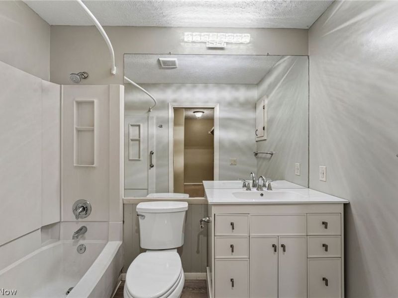 9249 Barton Drive, Strongsville, OH 44149 Photo 29