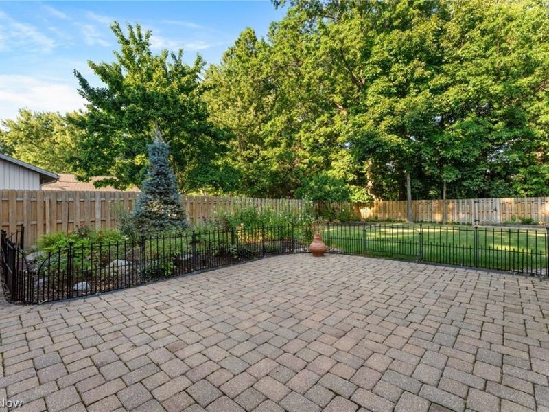 9249 Barton Drive, Strongsville, OH 44149 Photo 35