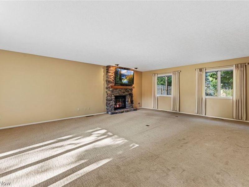 9249 Barton Drive, Strongsville, OH 44149 Photo 6