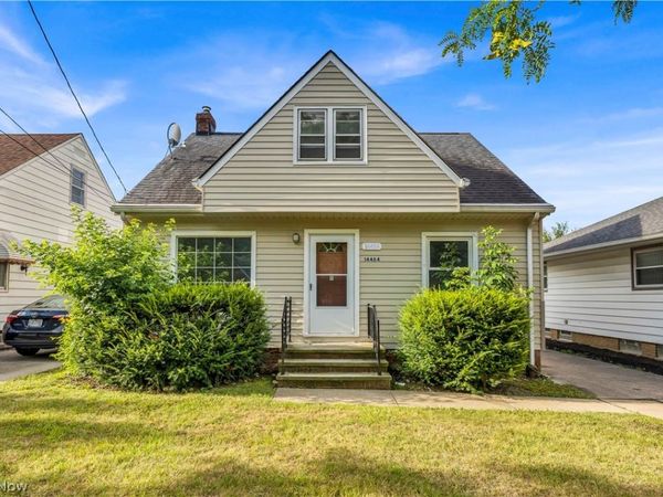 14404 Rockside Road , Maple Heights, OH 44137