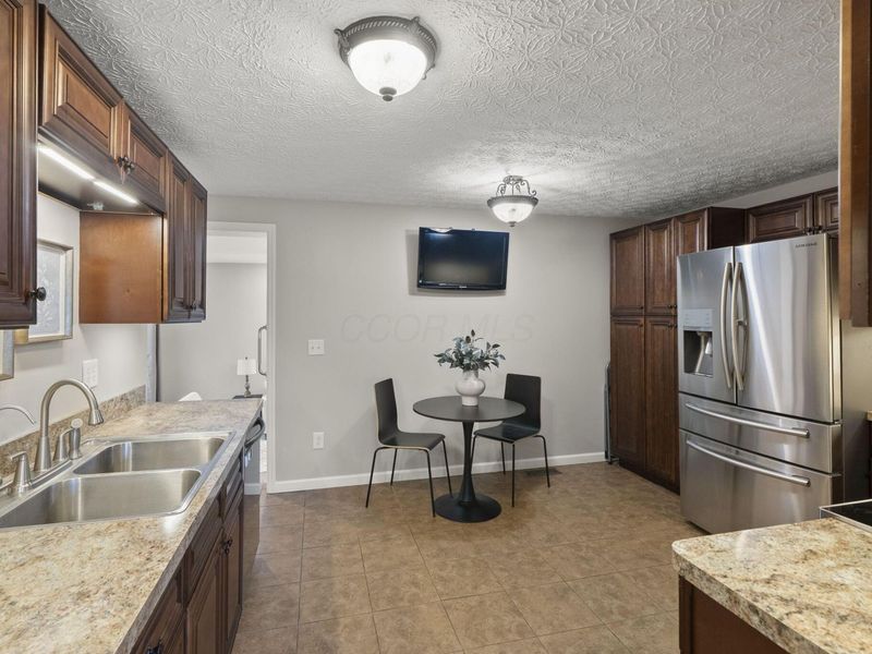 3556 Arnsby Road, Columbus, OH 43232 Photo 10