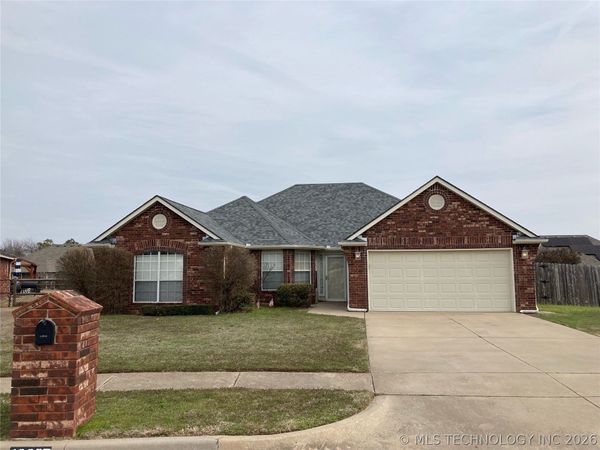 10807 E 121st Court N, Collinsville, OK 74021
