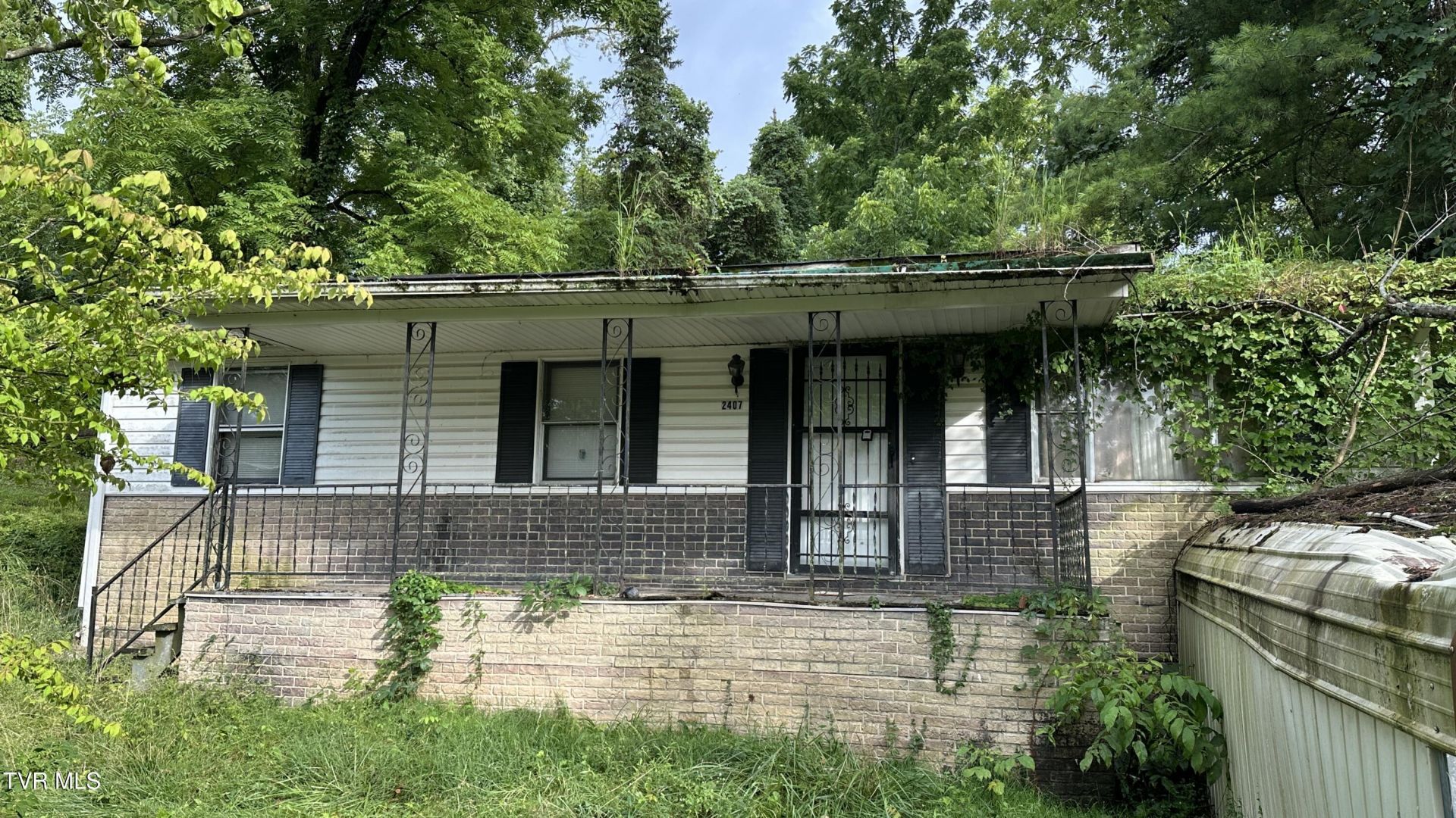 2407 West Walnut Street, Johnson City, TN 37614 Main Photo
