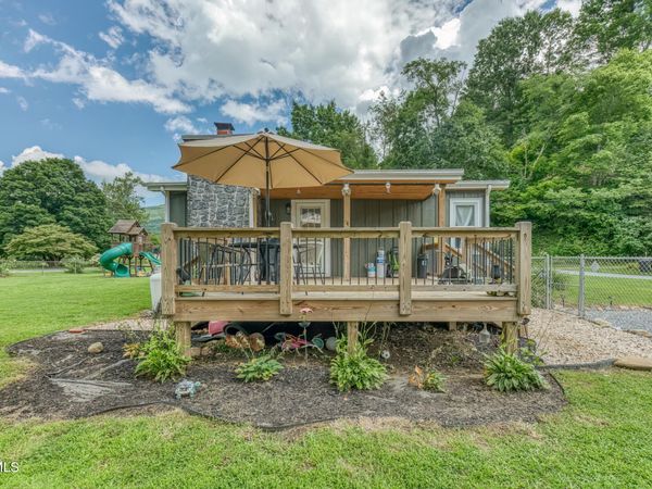 112 Hogum Hollow Road, Roan Mountain, TN 37687