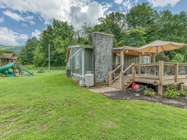 112 Hogum Hollow Road, Roan Mountain, TN 37687