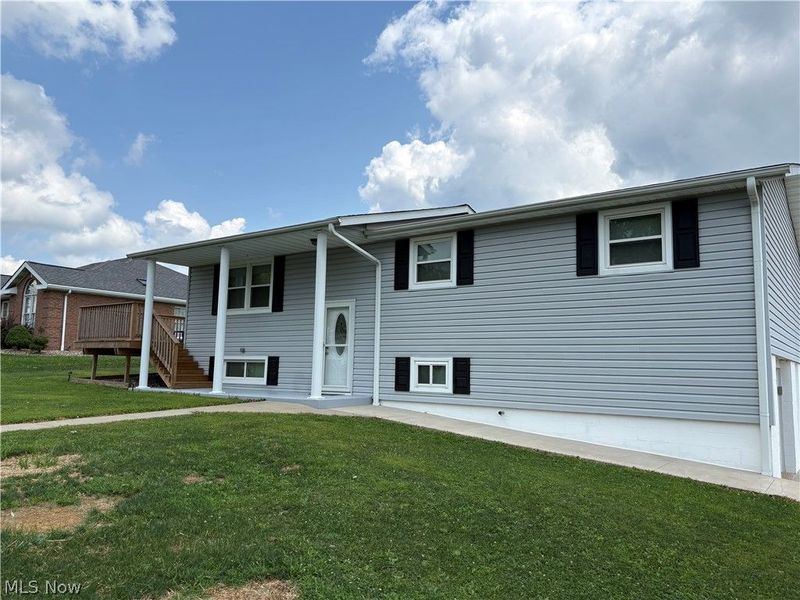 102 Broadview Drive, Cadiz, OH 43907 Photo 2