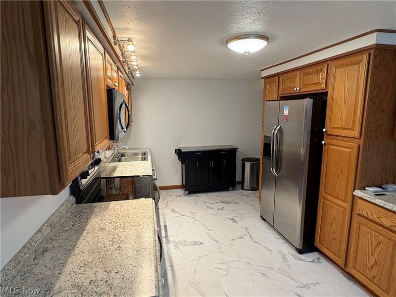 102 Broadview Drive, Cadiz, OH 43907 Photo 8