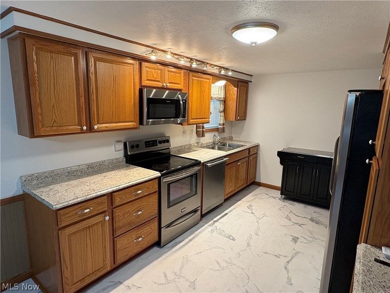 102 Broadview Drive, Cadiz, OH 43907 Photo 9