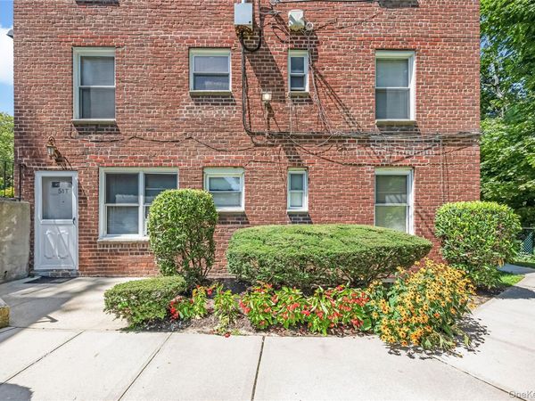 51 Edwards Street , Unit T, Roslyn Heights, NY 11577