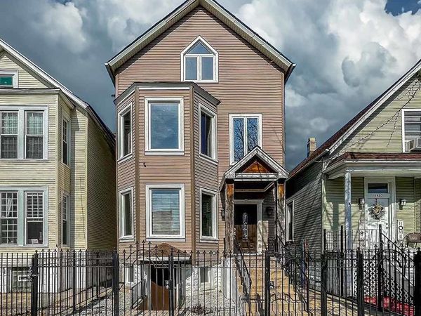 3422 W McLean Avenue , Unit 2, Chicago, IL 60647