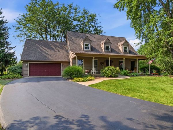 39W150 Adobe Ridge , Elgin, IL 60124
