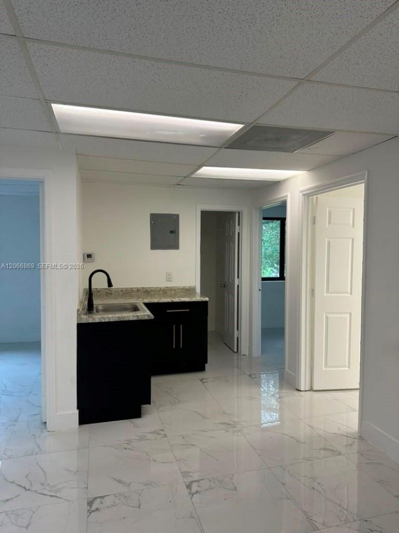 4485 Stirling Rd , Unit 208, Dania Beach, FL 33314 Photo