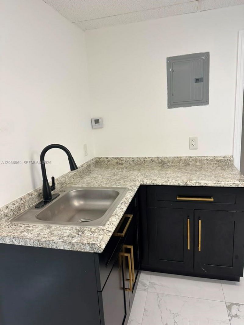 4485 Stirling Rd , Unit 208, Dania Beach, FL 33314 Photo