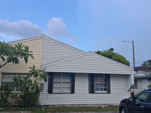 1234 SW 71st Ter , North Lauderdale, FL 33068