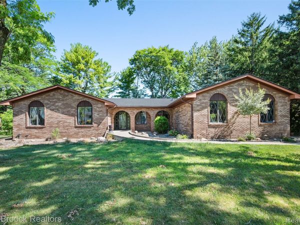 31034 Berryhill Street, Farmington Hills, Mi 48331