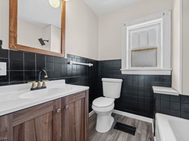 903 W 19th Street, Lorain, OH 44052 Photo 17