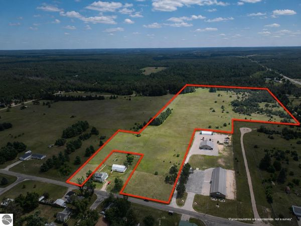24 Summit Street, Vanderbilt, MI 49795