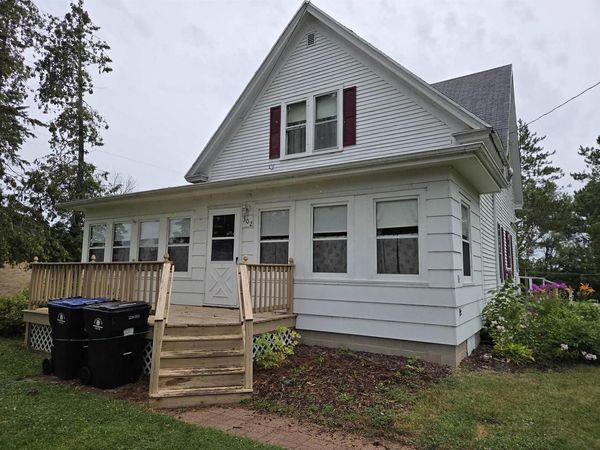 302 S ZACHOW STREET, Cecil, WI 54111