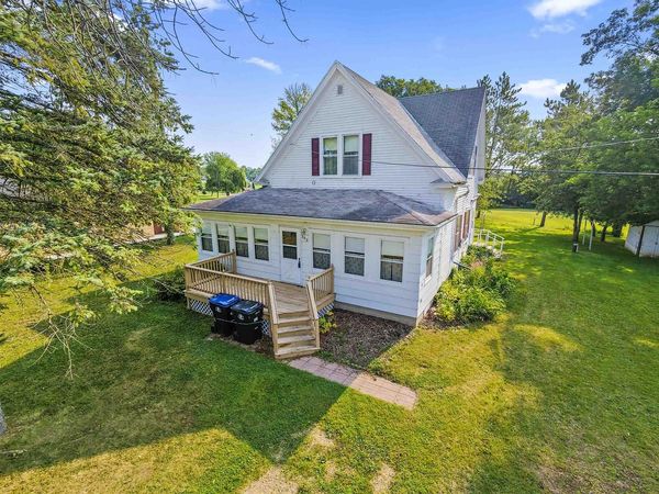 302 S ZACHOW STREET, Cecil, WI 54111