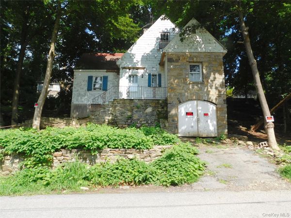 39 Sycamore Terrace , Mahopac, NY 10541