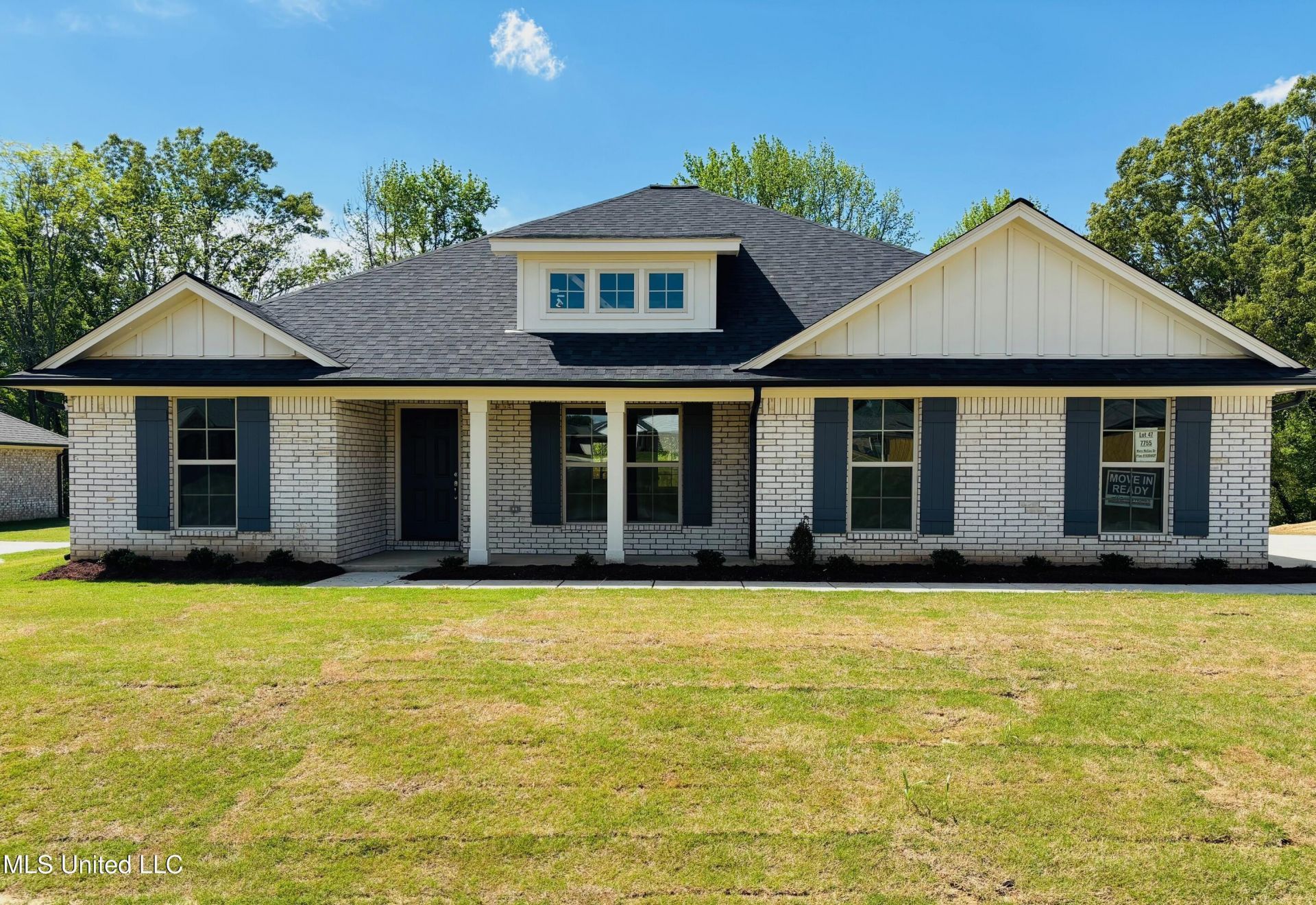 101 Red Bird Cove, Senatobia, MS 38668 Main Photo