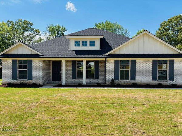 101 Red Bird Cove, Senatobia, MS 38668