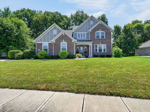 3927 Harrison Crossing Lane , Greenwood, IN 46142