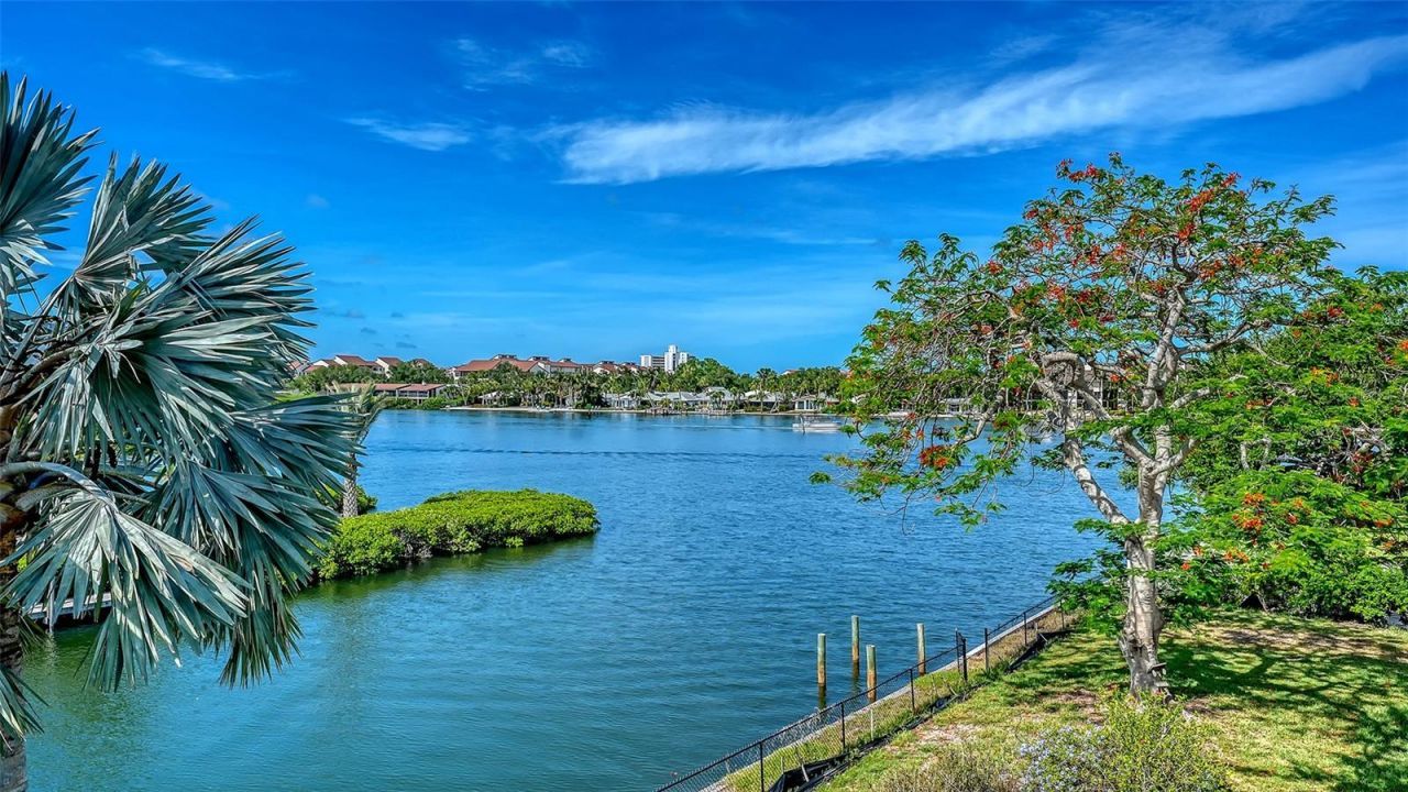 1516 Ridgewood Lane, Sarasota, FL 34231 Photo