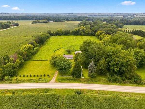 1790 Dakota Avenue, Waverly, IA 50677