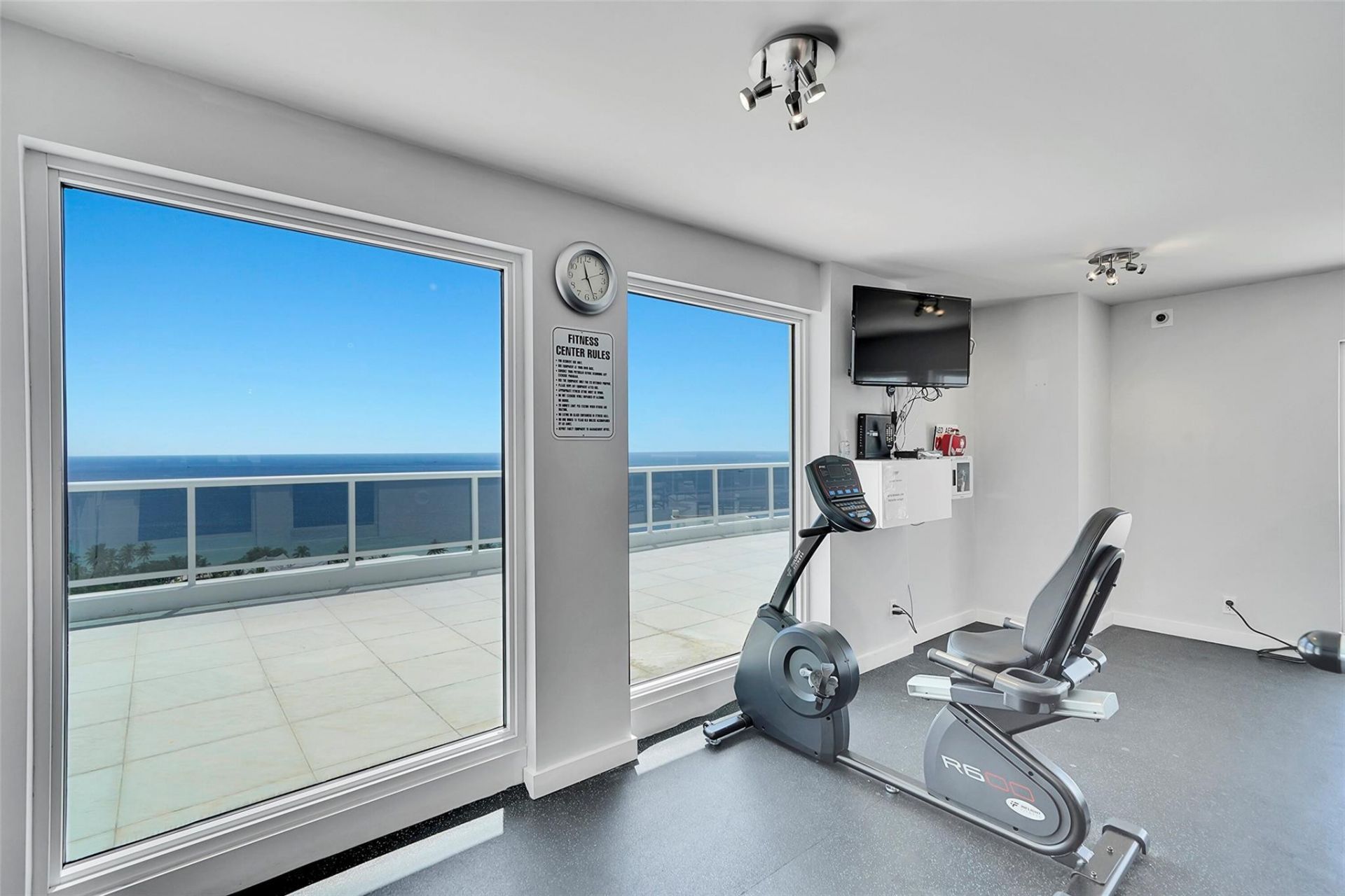 2841 N Ocean Boulevard, Unit 1801, Fort Lauderdale, FL 33308 Photo