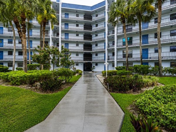 4640 Lucerne Lakes Boulevard W, Unit 404, Lake Worth, FL 33467