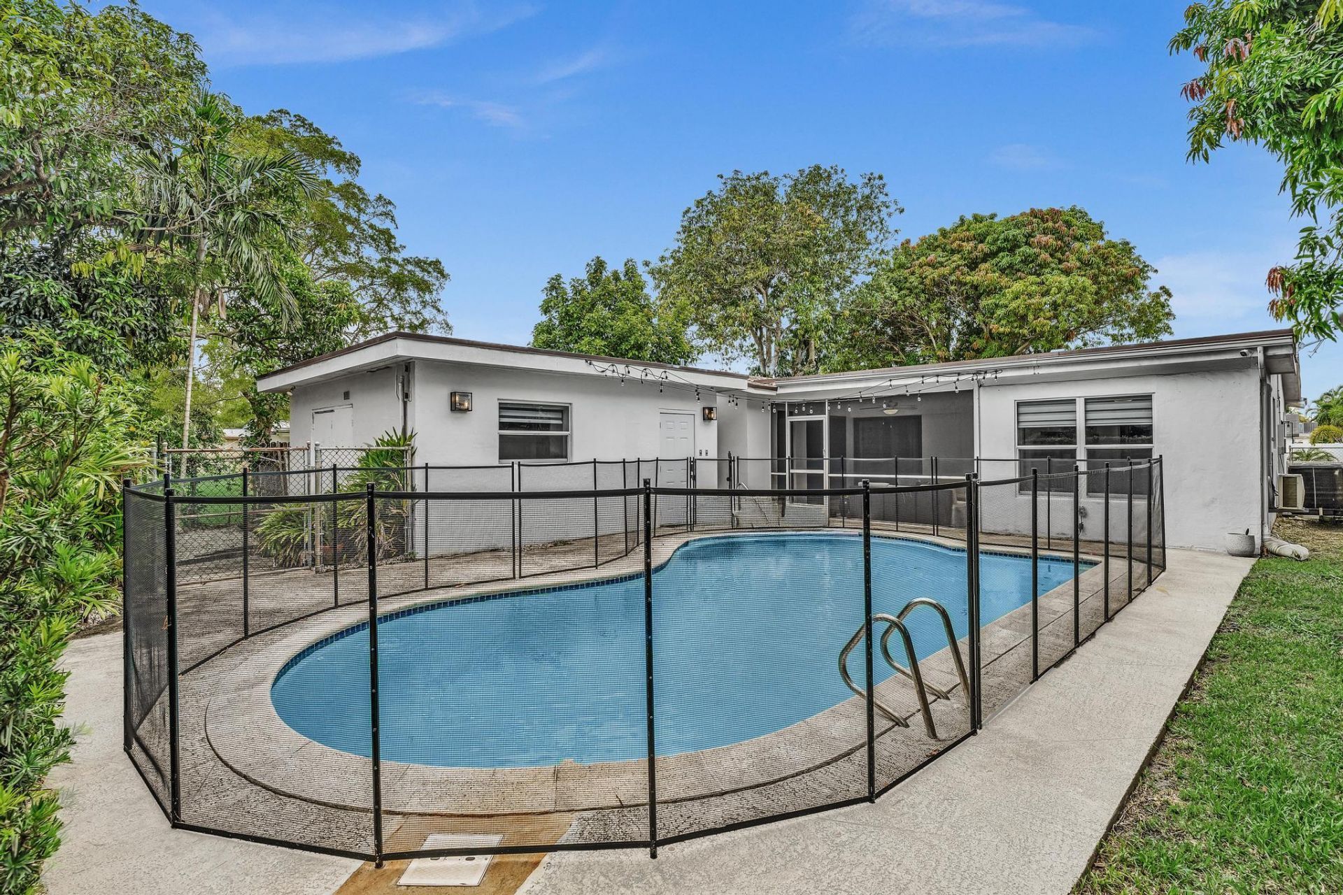 2001 N 52nd Avenue, Hollywood, FL 33021 Photo