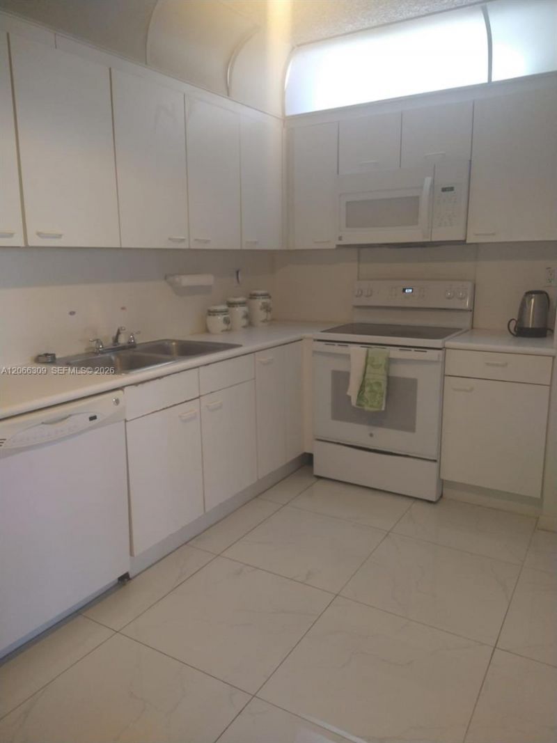 9341 Collins Ave, Unit 303, Surfside, FL 33154 Photo