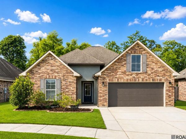 9248 Falling Oak Dr, Baton Rouge, LA 70817