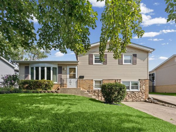 5842 Stuart Lane , Oak Forest, IL 60452