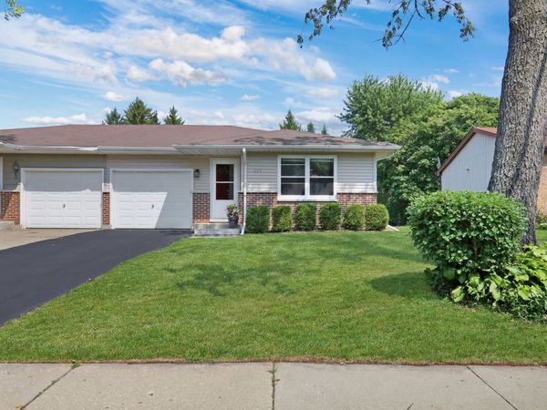 537 Lincoln Avenue , Grayslake, IL 60030