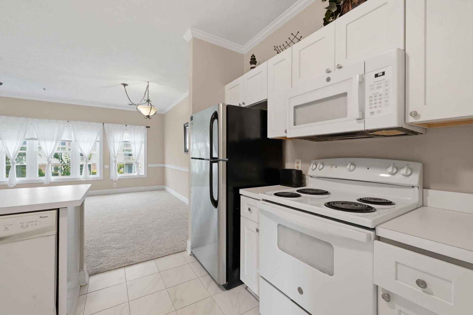 4834 Carnation Circle Photo 10