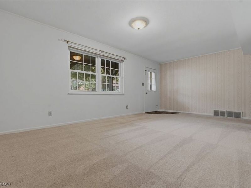 114 Delray Drive, Marietta, OH 45750 Photo 2