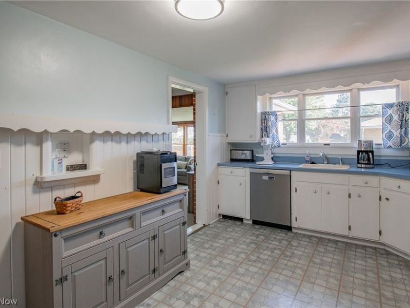 427 W Sunset Drive, Rittman, OH 44270 Photo 11