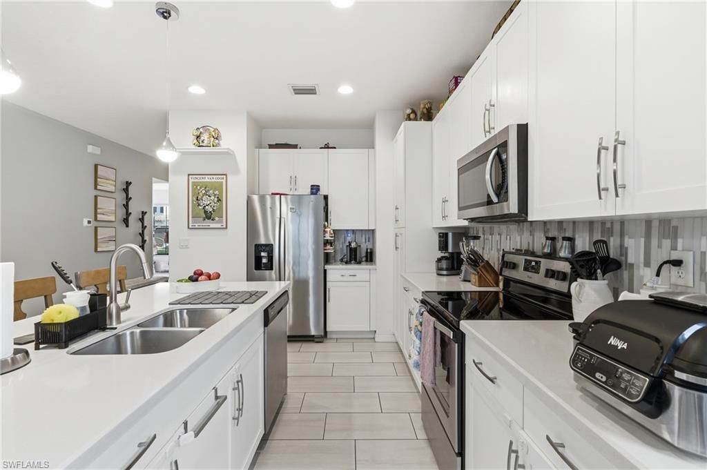 8932 Madrid Cir , Naples, FL 34104 Photo