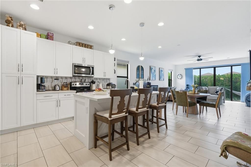 8932 Madrid Cir , Naples, FL 34104 Photo