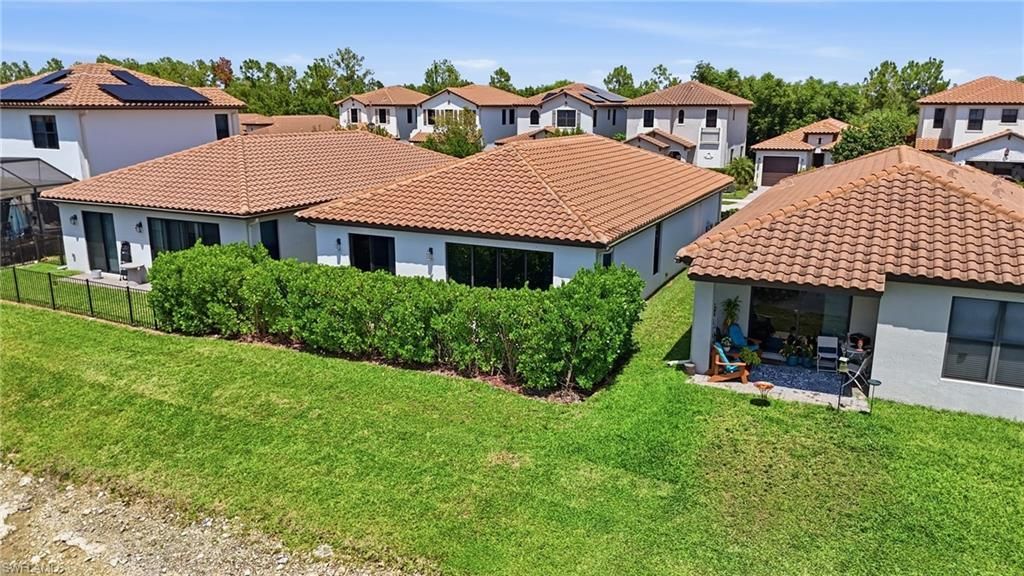 8932 Madrid Cir , Naples, FL 34104 Photo