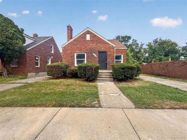 19332 Packard Street , Detroit, Mi 48234