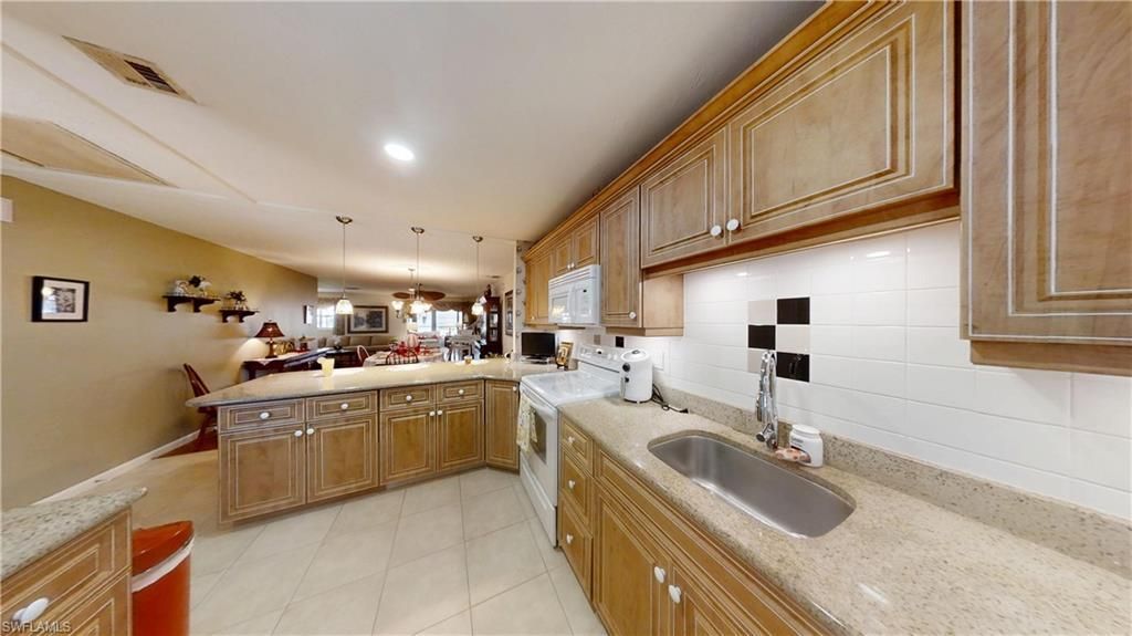 1527 Edgewater Cir, Fort Myers, FL 33919 Photo